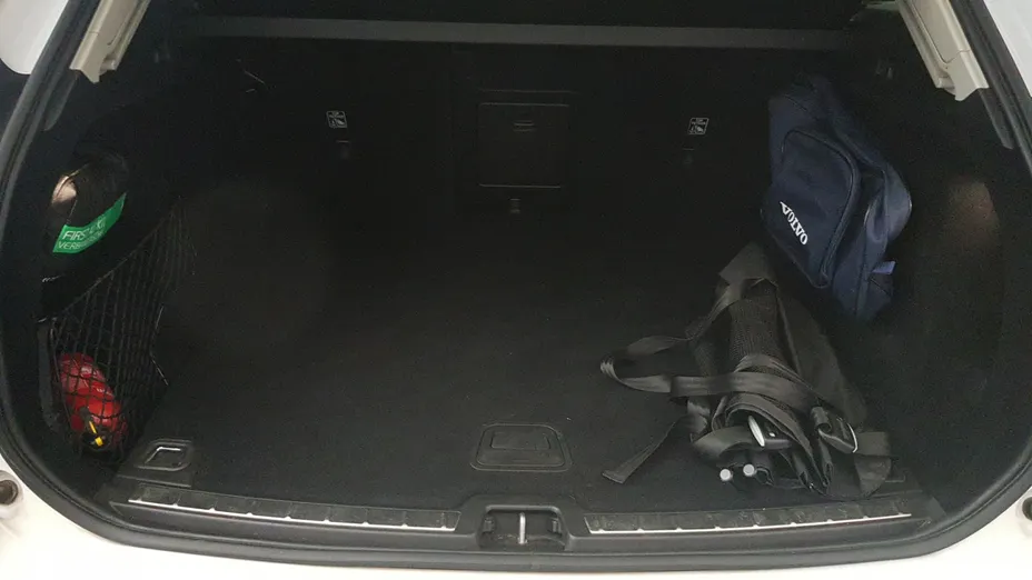 VOLVO XC60 XC60 B4 B Momentum Pro aut