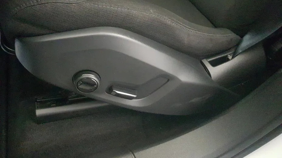 VOLVO XC60 XC60 B4 B Momentum Pro aut