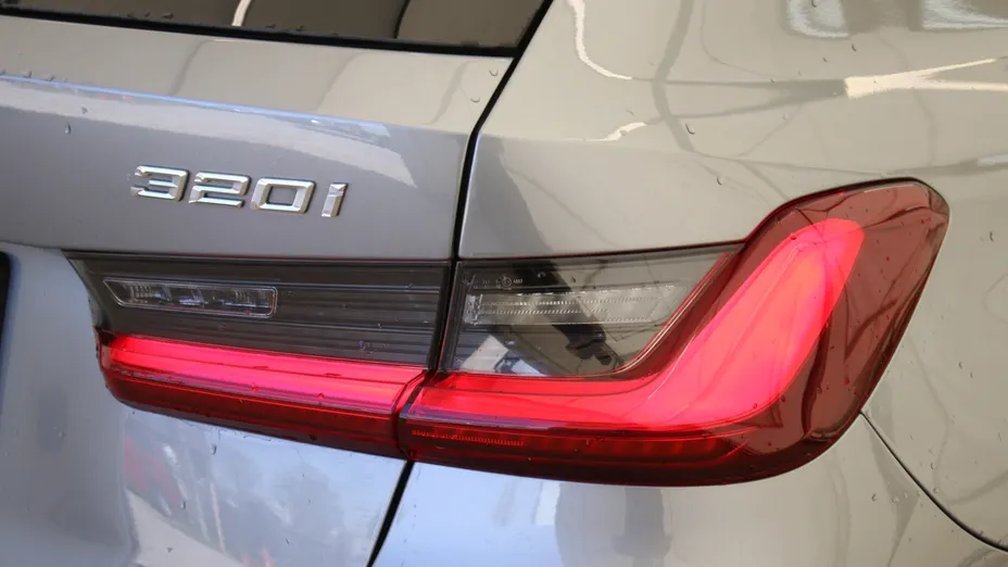 BMW Seria 3 320i M Sport aut