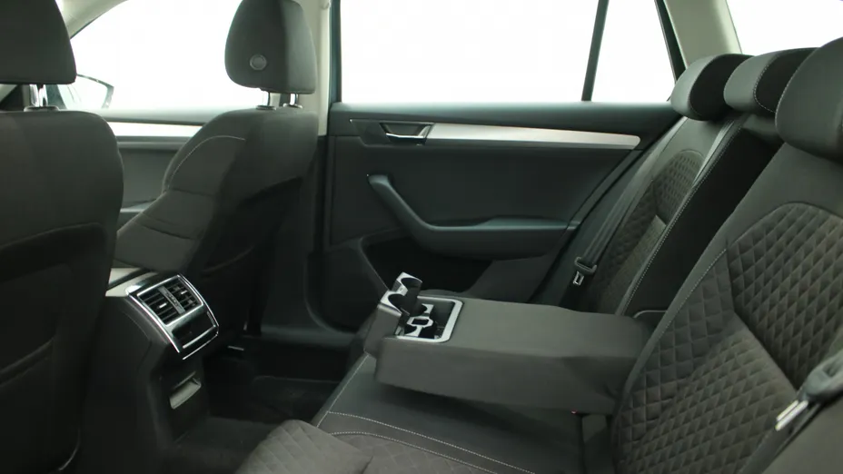 SKODA Superb Superb 2.0 TDI SCR Ambition DSG