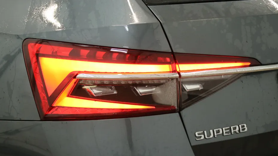 SKODA Superb Superb 2.0 TDI SCR Ambition DSG