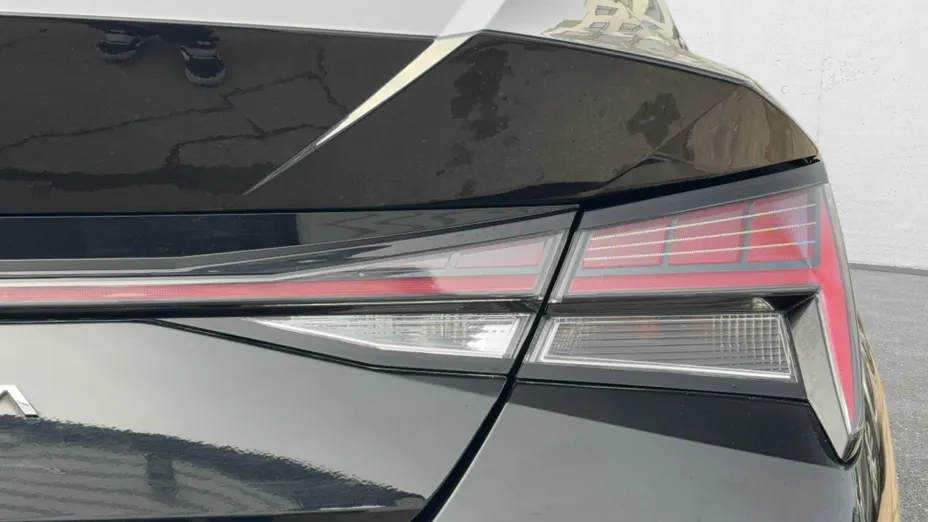 HYUNDAI Elantra Elantra 1.6 Executive CVT