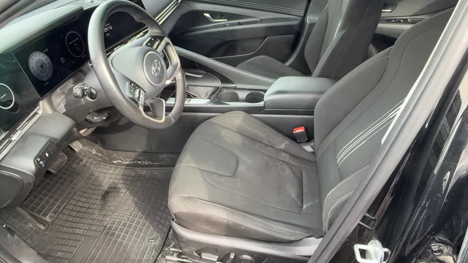 HYUNDAI Elantra Elantra 1.6 Executive CVT