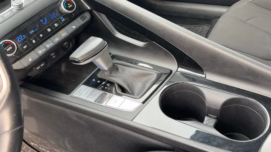 HYUNDAI Elantra Elantra 1.6 Executive CVT