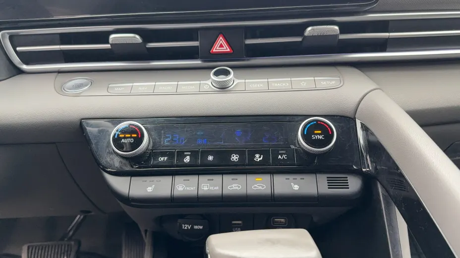 HYUNDAI Elantra Elantra 1.6 Executive CVT