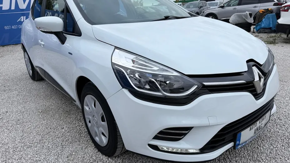 RENAULT Clio -