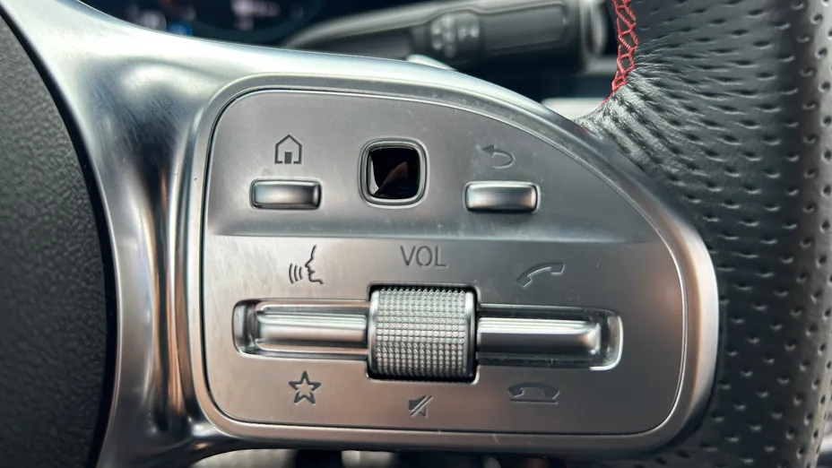 MERCEDES-BENZ A Klasa A 250 e AMG Line 8G-DCT