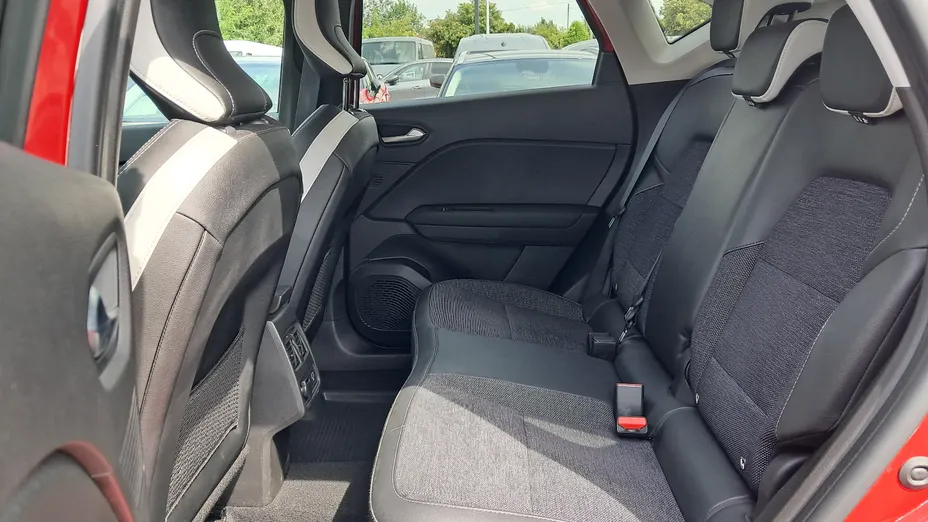 RENAULT Captur Captur 1.6 E-TECH Full Hybrid 145 Techno