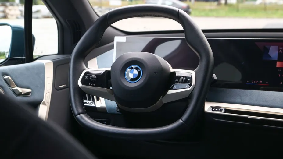 BMW iX iX xDrive40 71kWh