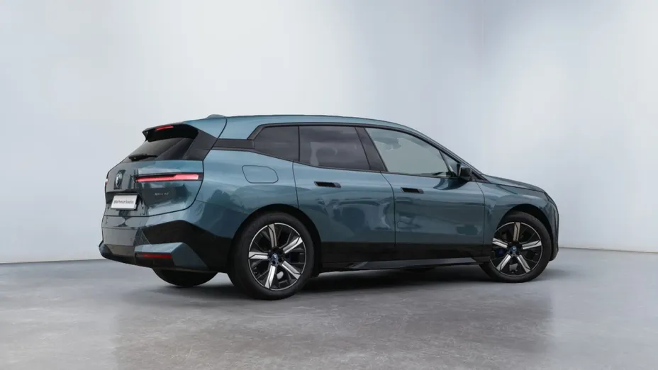 BMW iX iX xDrive40 71kWh