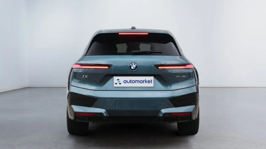 BMW iX iX xDrive40 71kWh
