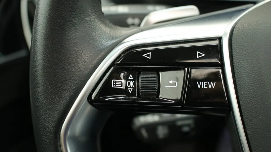 AUDI A8 A8 55 TFSI mHEV Quattro Tiptr.