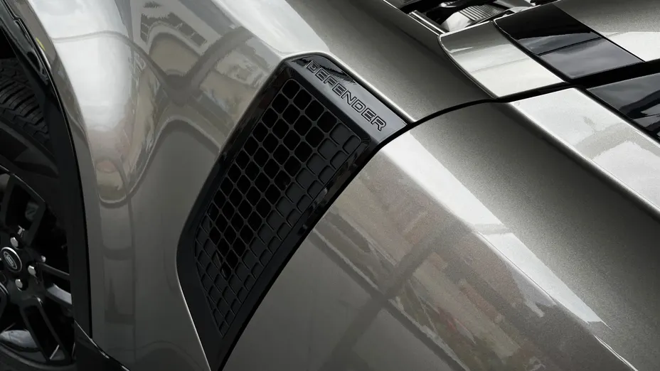 LAND ROVER Defender Defender 110 3.0 D250 mHEV X-Dynamic SE