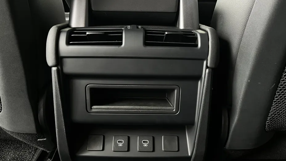 LAND ROVER Defender Defender 110 3.0 D250 mHEV X-Dynamic SE