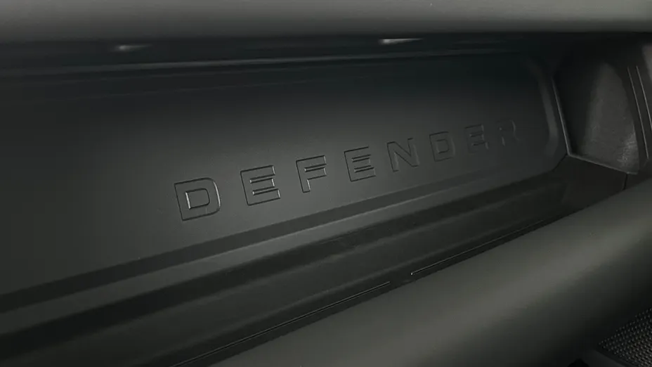 LAND ROVER Defender Defender 110 3.0 D250 mHEV X-Dynamic SE