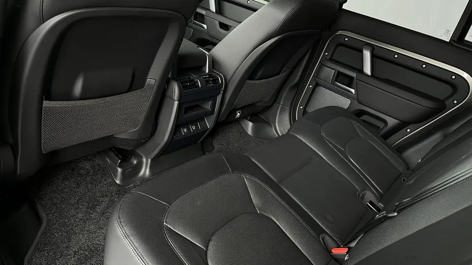 LAND ROVER Defender Defender 110 3.0 D250 mHEV X-Dynamic SE