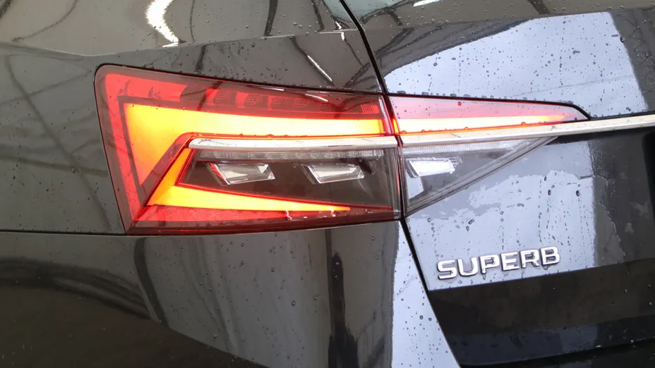 SKODA Superb Superb 2.0 TDI SCR Ambition DSG