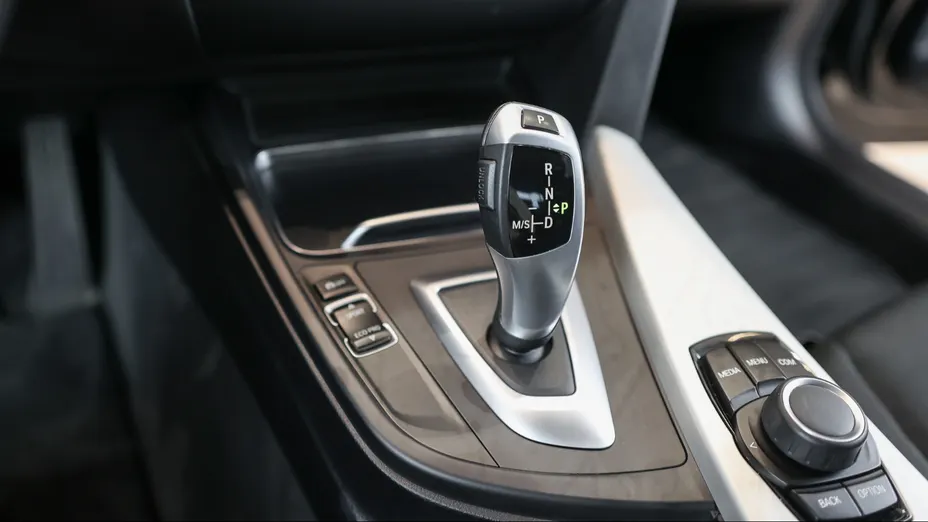 BMW Seria 3 Gran Turismo 318d aut