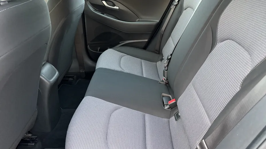 HYUNDAI i30 i30 1.5 DPI Classic +