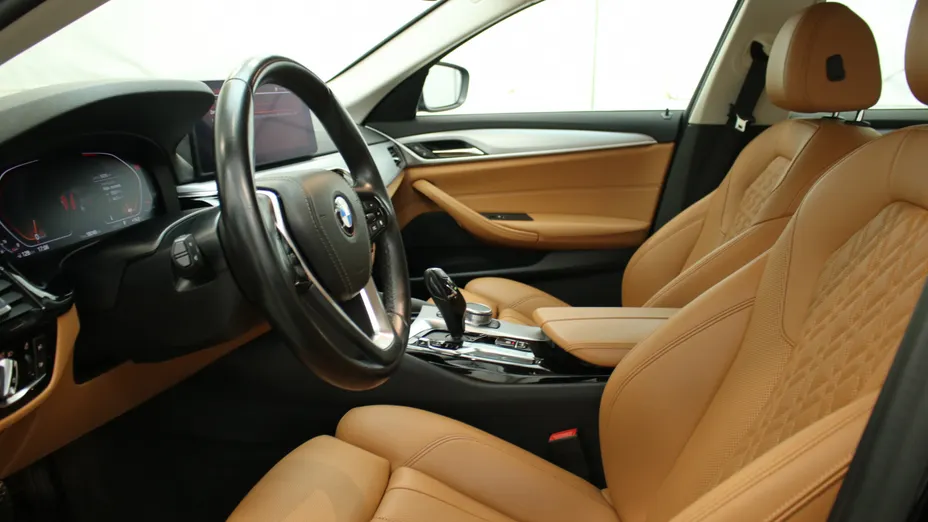 BMW Seria 5 520i mHEV aut