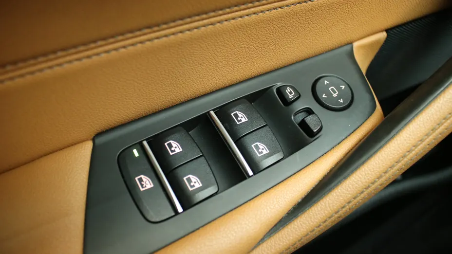 BMW Seria 5 520i mHEV aut