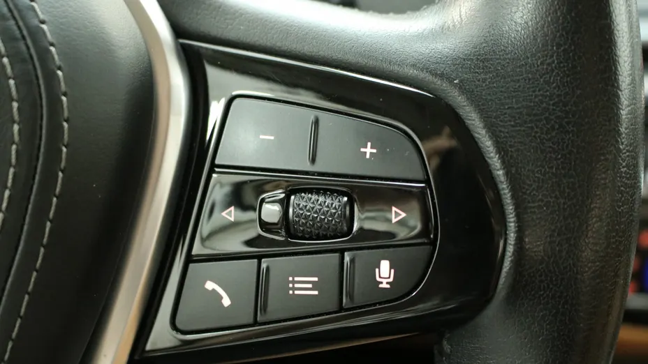 BMW Seria 5 520i mHEV aut