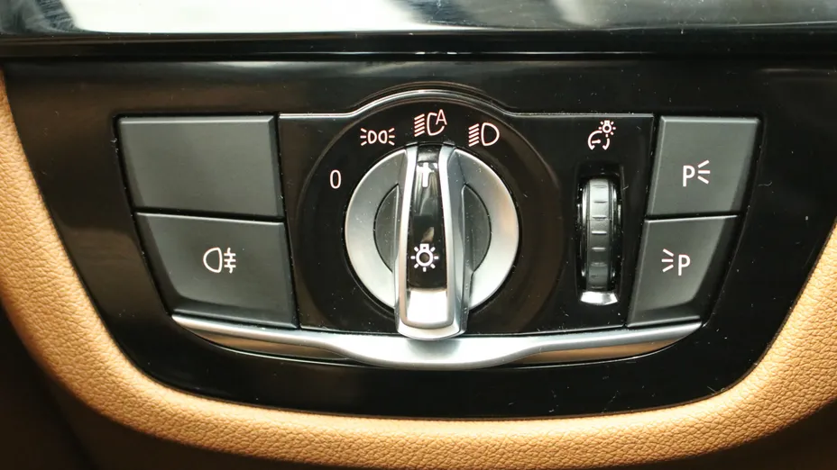 BMW Seria 5 520i mHEV aut