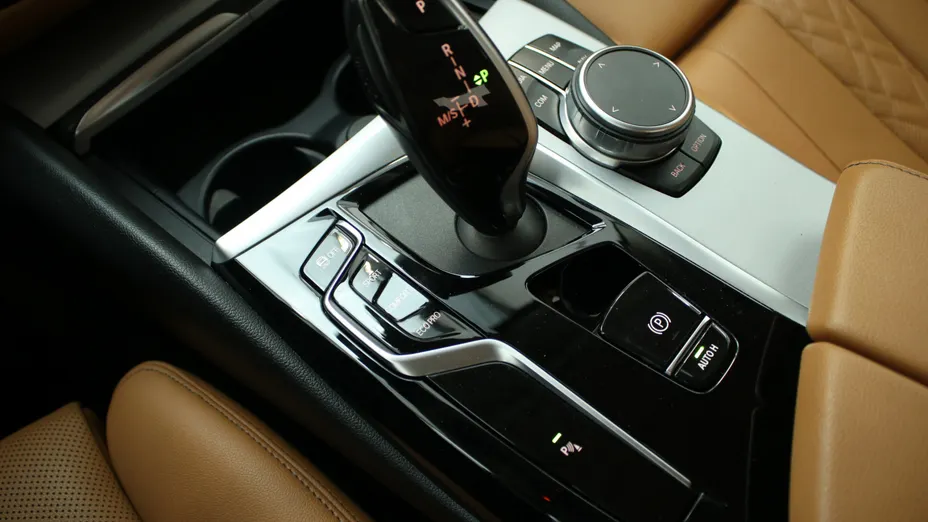 BMW Seria 5 520i mHEV aut