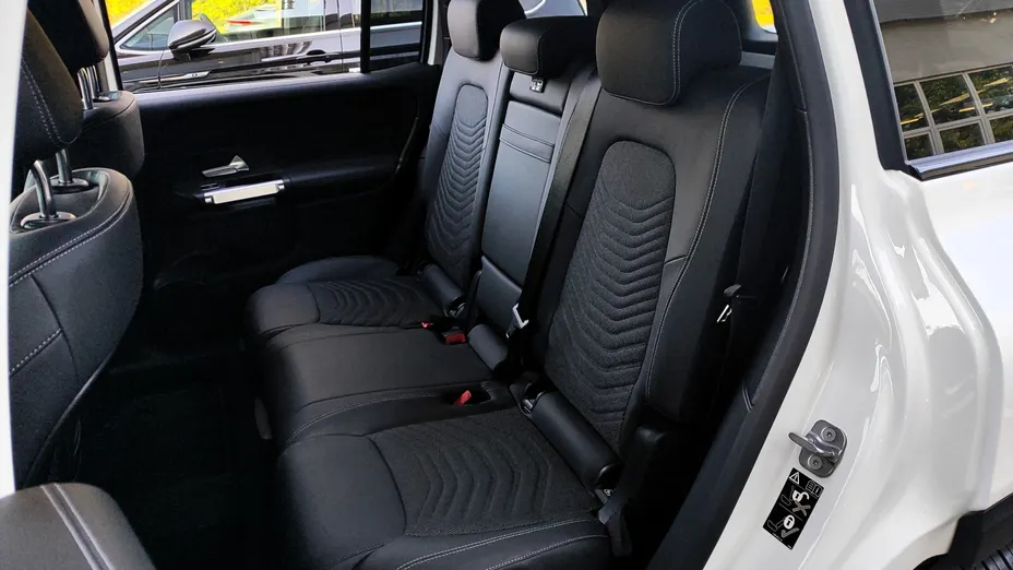 MERCEDES-BENZ GLB GLB 200 Progressive 7G-DCT