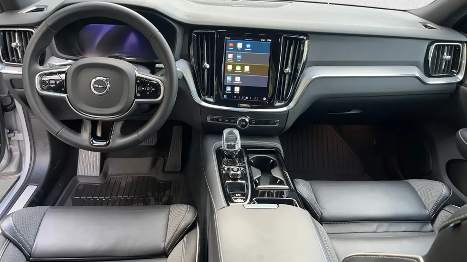 VOLVO XC60 XC60 T6 Plug-In Hybrid AWD Plus Dark aut