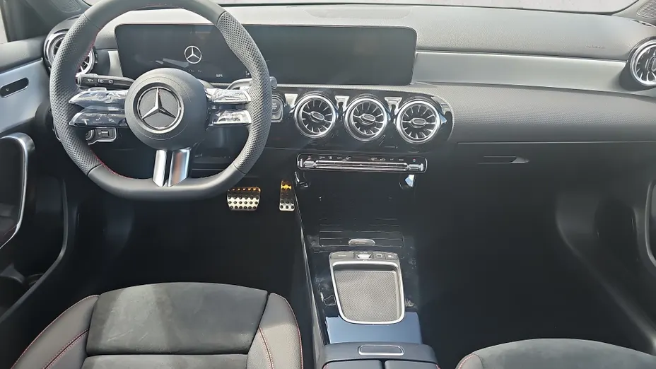 MERCEDES-BENZ A Klasa A 220 4-Matic AMG Line 8G-DCT Nowy