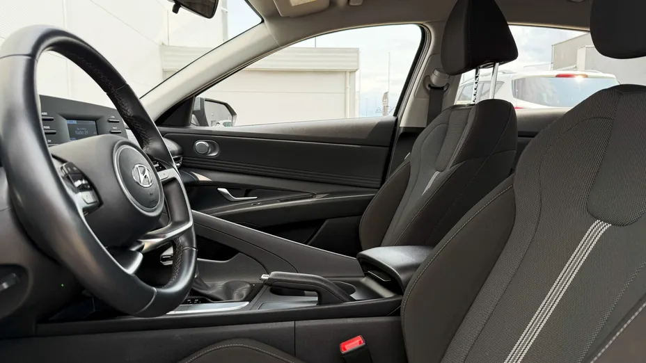 HYUNDAI Elantra Elantra 1.6 Modern CVT