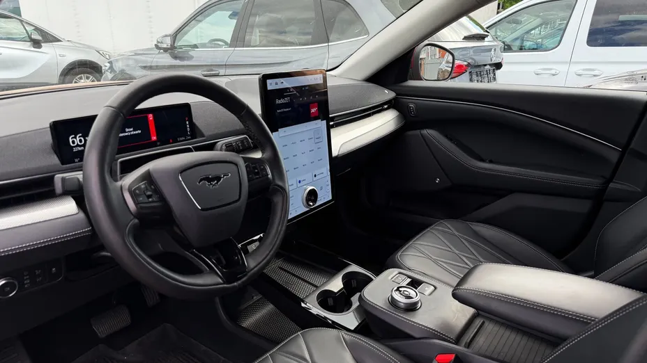 FORD Mustang Mach-E Mustang Mach-E 98kWh RWD