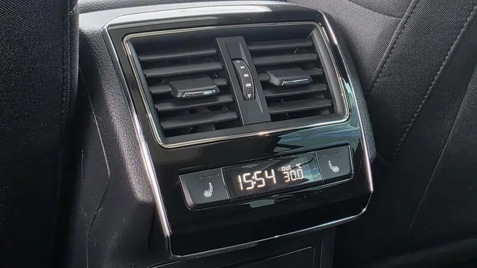 SKODA Superb Superb 2.0 TDI SCR Style DSG