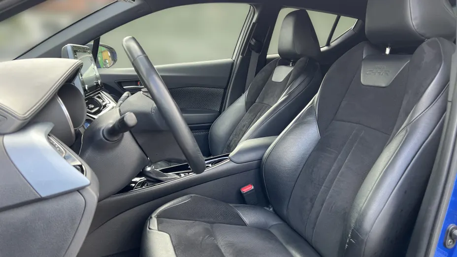 TOYOTA C-HR C-HR 2.0 Hybrid Selection
