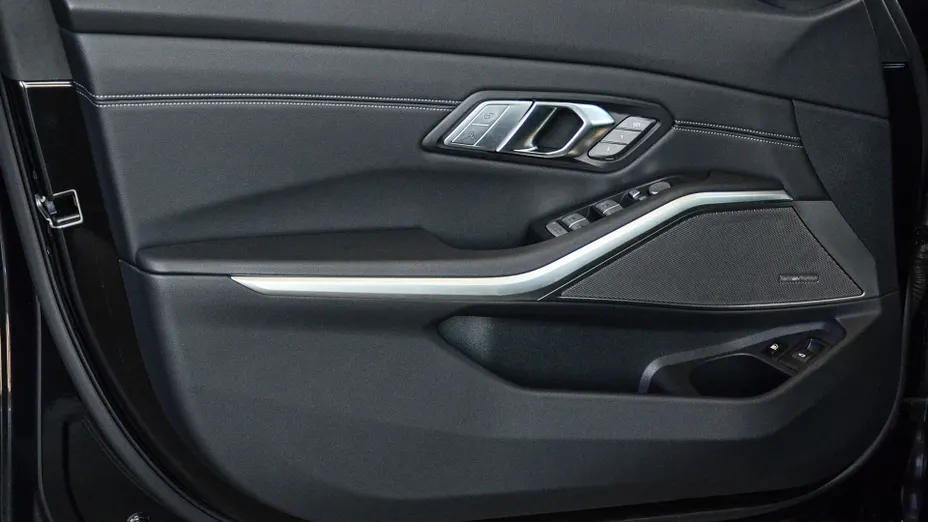 BMW Seria 3 330e xDrive M Sport sport-aut