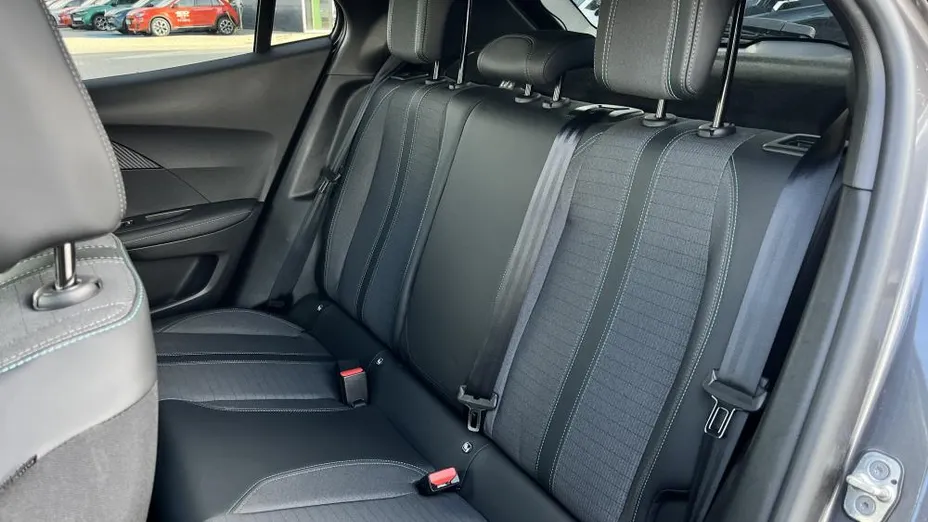 PEUGEOT 2008 2008 1.2 PureTech Allure S&S EAT8