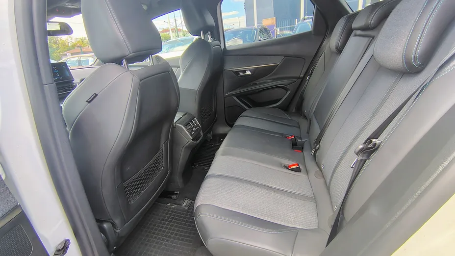 PEUGEOT 3008 3008 1.2 PureTech Allure Pack S&S EAT8
