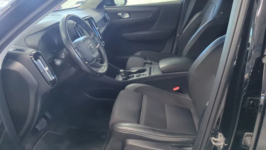 VOLVO XC40 XC40 T3 Momentum Pro aut