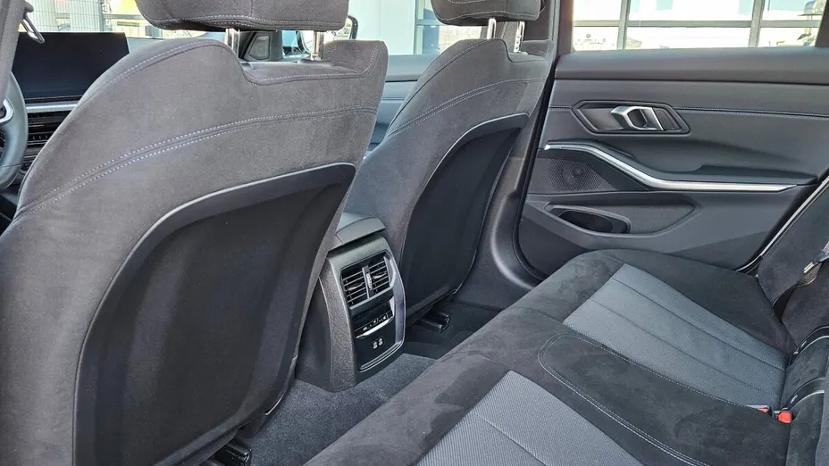 BMW Seria 3 330i xDrive M Sport sport-aut