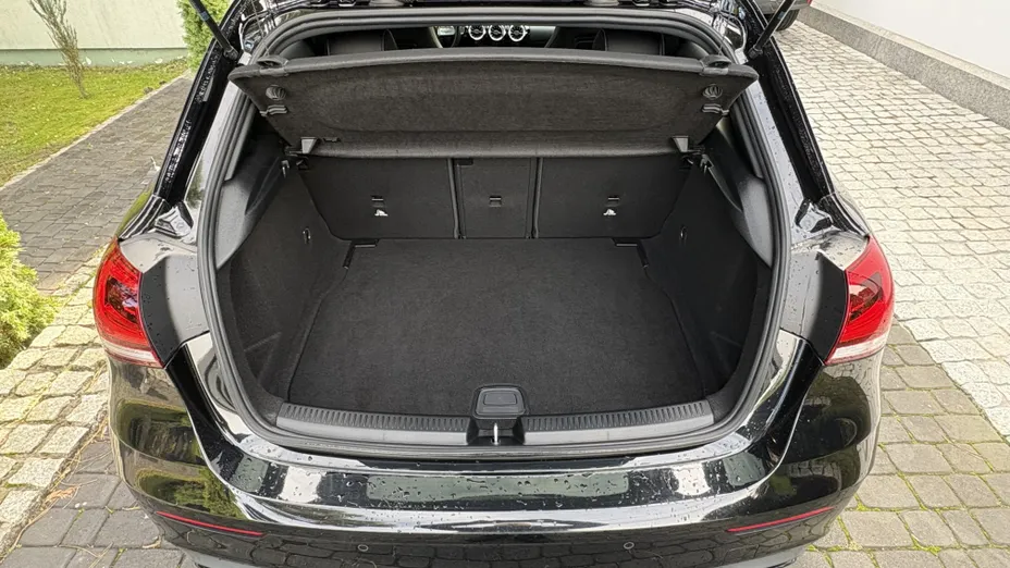 MERCEDES-BENZ A Klasa A 180 7G-DCT AMG Line