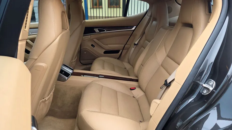 PORSCHE Panamera Panamera 4
