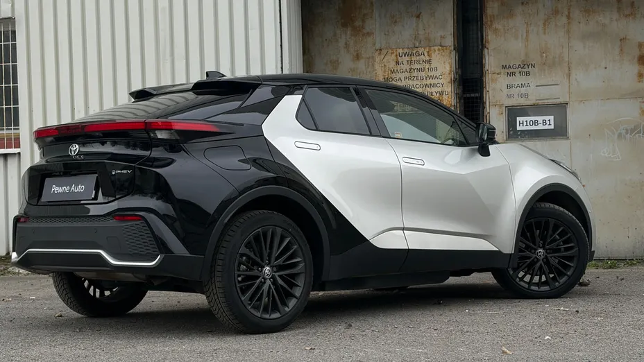 TOYOTA C-HR C-HR 2.0 PHEV Dynamic Force Tokyo Edition