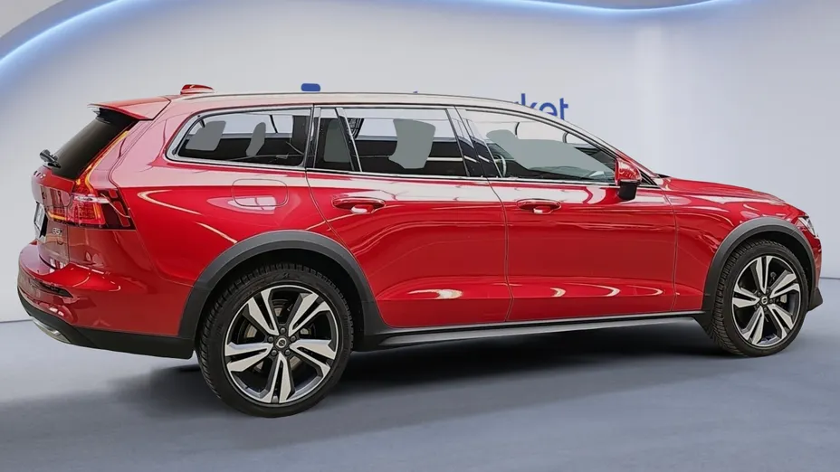 VOLVO V60 V60 CC Plus B5 B AWD aut