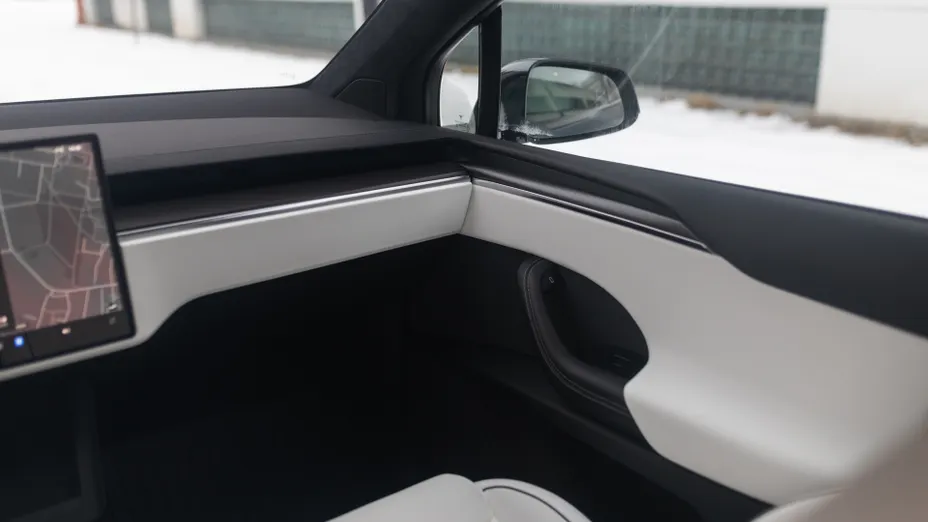 TESLA Model X X Plaid