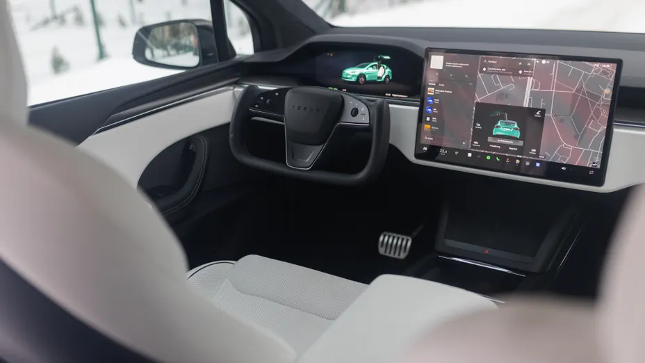 TESLA Model X X Plaid