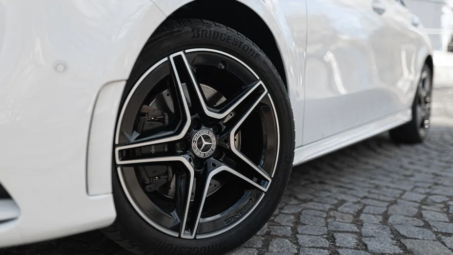 MERCEDES-BENZ A Klasa A 250 e AMG Line 8G-DCT