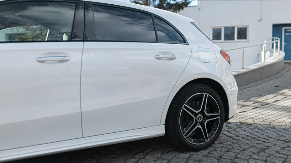 MERCEDES-BENZ A Klasa A 250 e AMG Line 8G-DCT