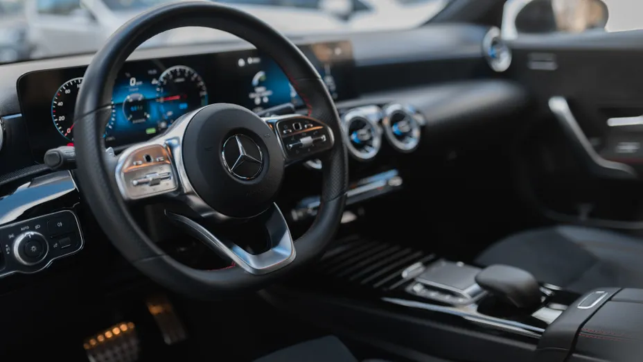 MERCEDES-BENZ A Klasa A 250 e AMG Line 8G-DCT