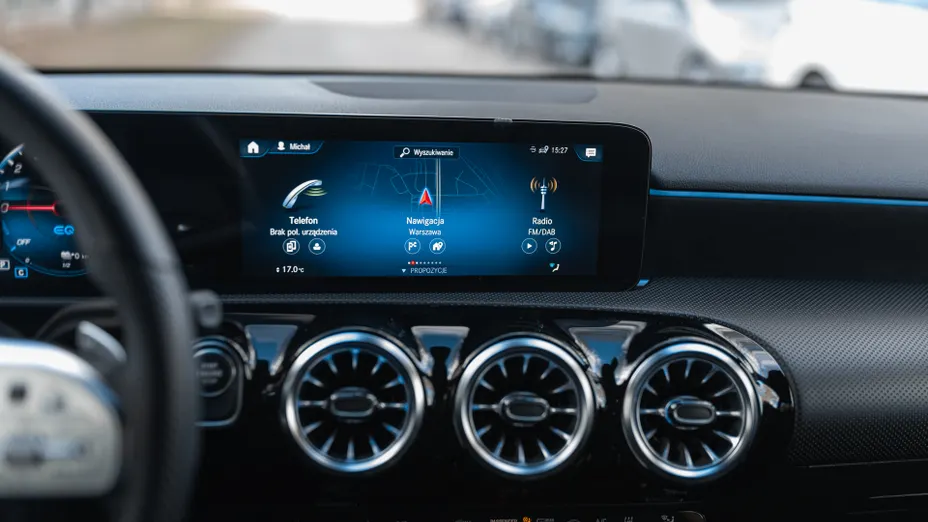 MERCEDES-BENZ A Klasa A 250 e AMG Line 8G-DCT